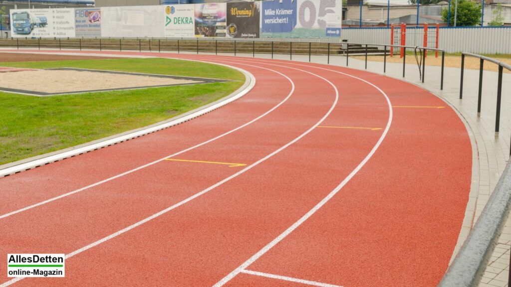 Neue Laufbahn Im Salvus-Stadion Seiner Funktion übergeben | Alles Detten