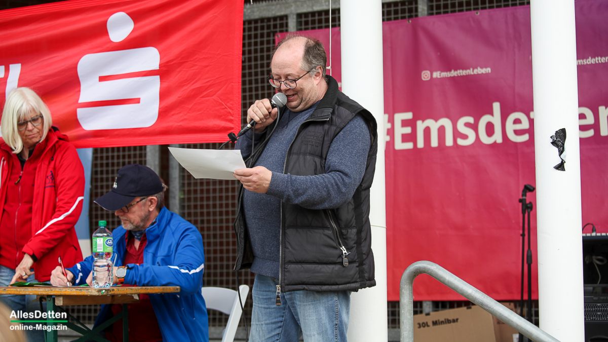  1.400 Radler bei der Emsdettener Acht 