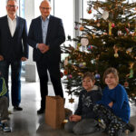 Weihnachtsbaum im Kreishaus geschmückt