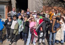 Erlebnisreicher Lerntag der Nachhaltigkeitswoche – Grundschulkinder erkunden Schafsherde