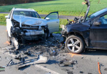 Lebensgefährliche Verletzungen nach Frontalzusammenstoß