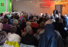 Großes Interesse an Infoveranstaltung „Omas gegen Rechts“ – Folgetreffen in Emsdetten geplant