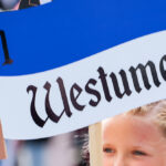 Große Fotostrecke vom Festumzug der Westumer Fahnenweihe