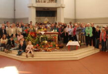 „Gott sei Dank“- Spendenübergabe beim Familiengottesdienst in der Hl. Geist Kirche